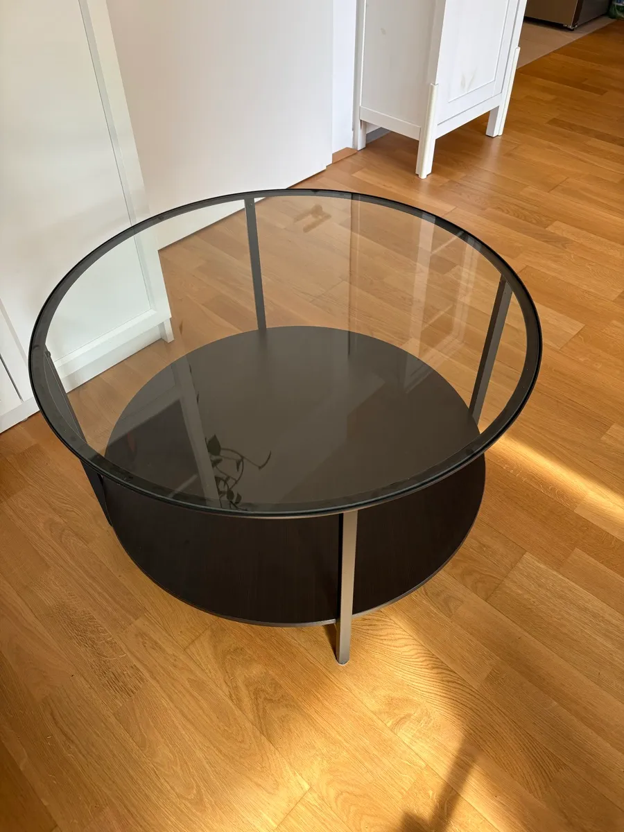 Runder Wohnzimmer Couchtisch (Ikea), € 20,- (2103 Langenzersdorf)