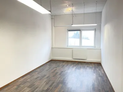 Gewerbeimmobilie mieten in Salzburg-Umgebung – 20 m², € 454
