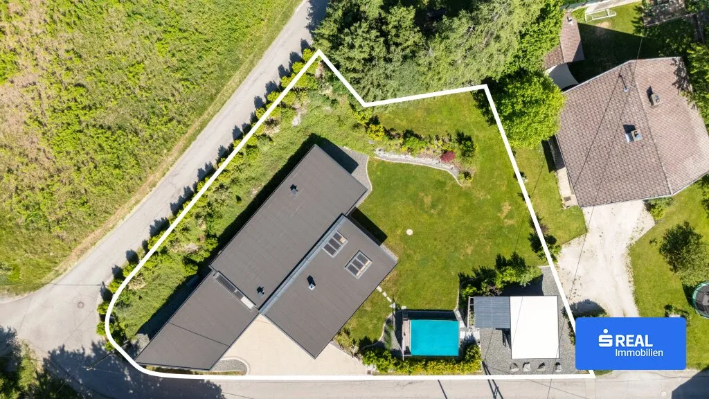 Neuwertiger Bungalow mit XL-Garten und Pool in Ruhelage - Ansicht 2