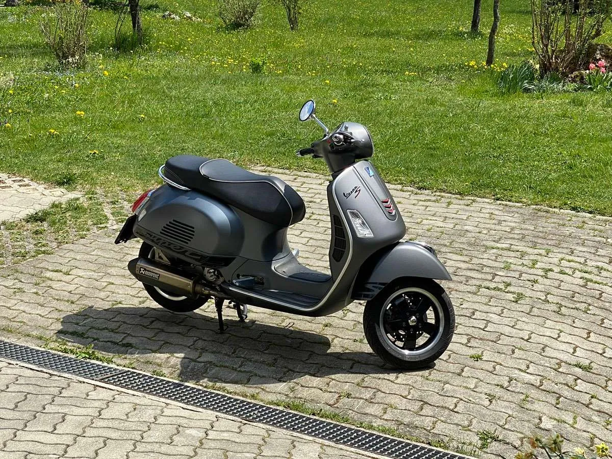 Vespa GTS