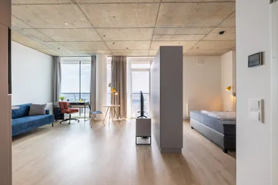 Möbliertes Premium Upper Floor/Eckbalkon Apartment - YOUNIQ Vienna TrIIIple