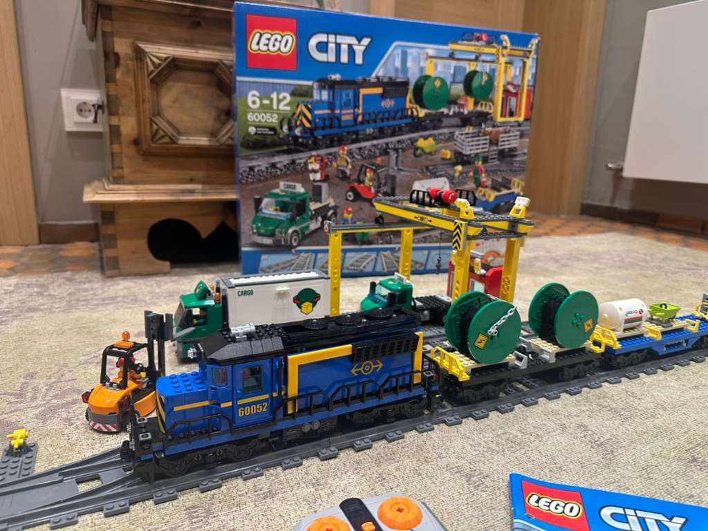 LEGO city popular Güterzug - 60052 Vollständig Neuwertig