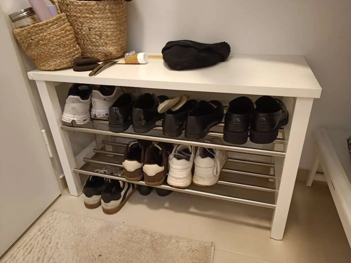 Schuhregal weiß Ikea, € 60,- (1200 Wien)