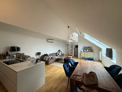 DIREKT BEIM VOLKSGARTEN! 3-Zimmerwohnung mit Dachterrassenfläche in 1010 Wien zu vermieten – Bild 2