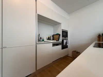 DIREKT BEIM VOLKSGARTEN! 3-Zimmerwohnung mit Dachterrassenfläche in 1010 Wien zu vermieten – Bild 3