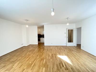 Gut aufgeteilte 2-Zimmer-Wohnung mit Balkon in den Innenhof – Bild 2