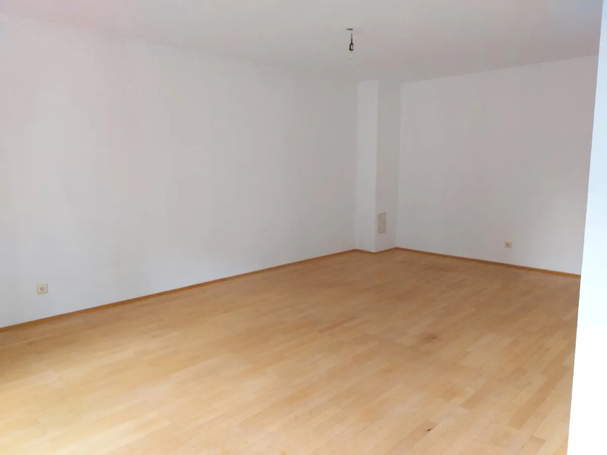 Teilmöblierte Wohnung mit Stellplatz - Ansicht 3