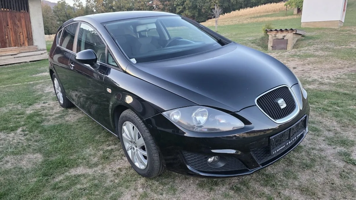Seat Leon 2011 photo 2
