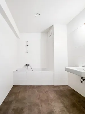 2 Zimmer Wohnung mit Balkon | 2. Stock | 5 Min. zu U6 & Wasserpark Floridsdorf | Ruhelage – Bild 3