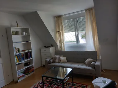 Stylish Furnished Apartment in Josefstadt - All-Inclusive, Until Dec. 2026 --- Stilvolle vollmöblierte Stadtwohnung in der Josefstadt - befristet bis Dez. 2026, Pauschal – Bild 2