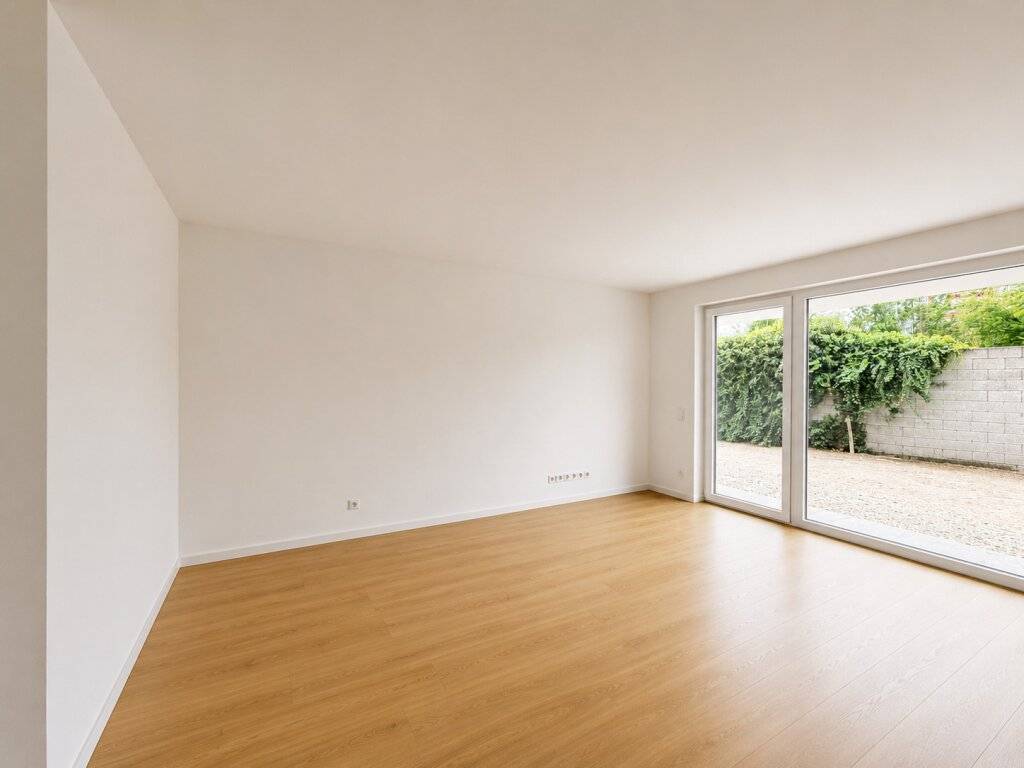 Familienfreundliche 4-Zimmerwohnung mit großer Terrasse & Hausgarten - Ansicht 2