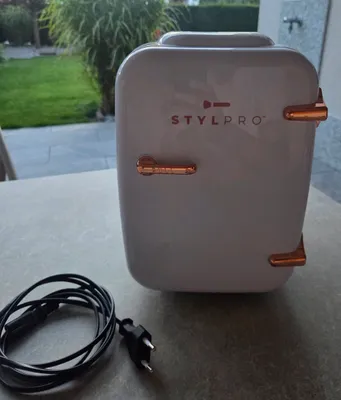 STYLPRO Beauty-Kühlschrank (4 Liter)