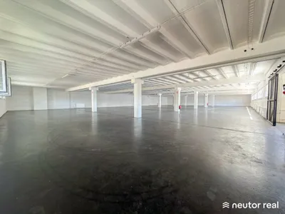 Gewerbeimmobilie mieten in Wien – 1 699 m², € 9.175