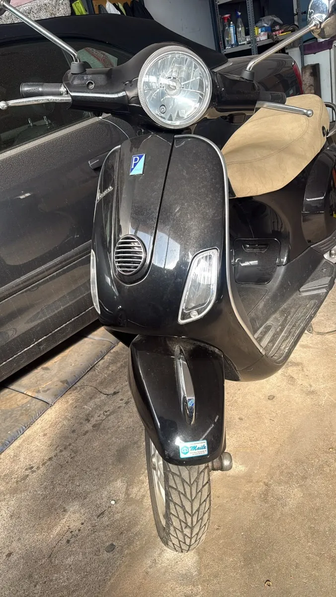 Vespa LX