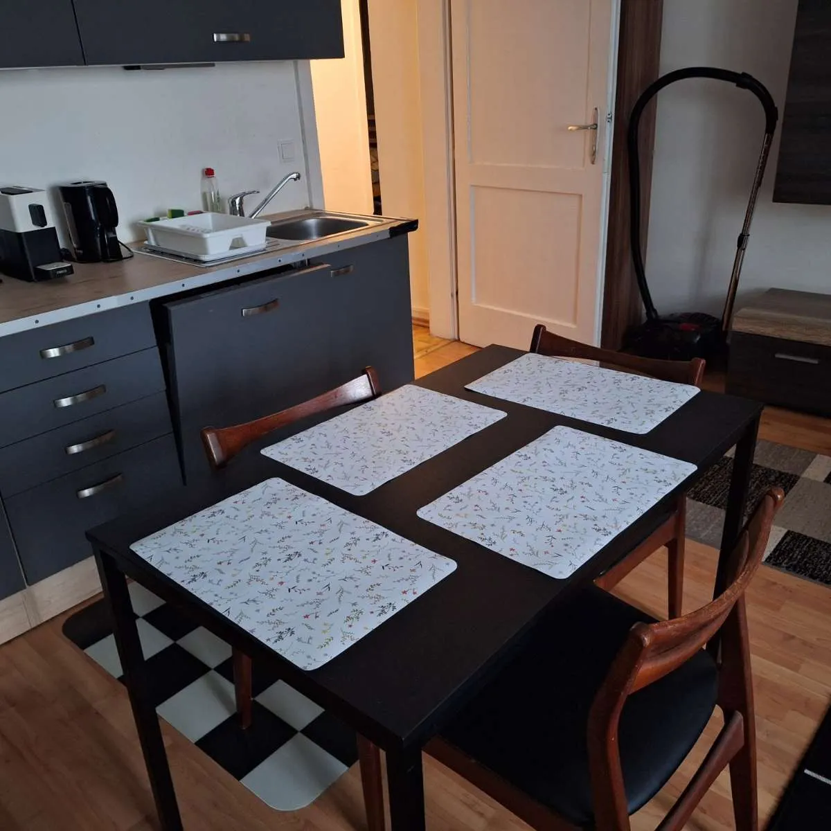 Kompakte 3-Zimmer-Wohnung beim Hauptbahnhof – pohled 3