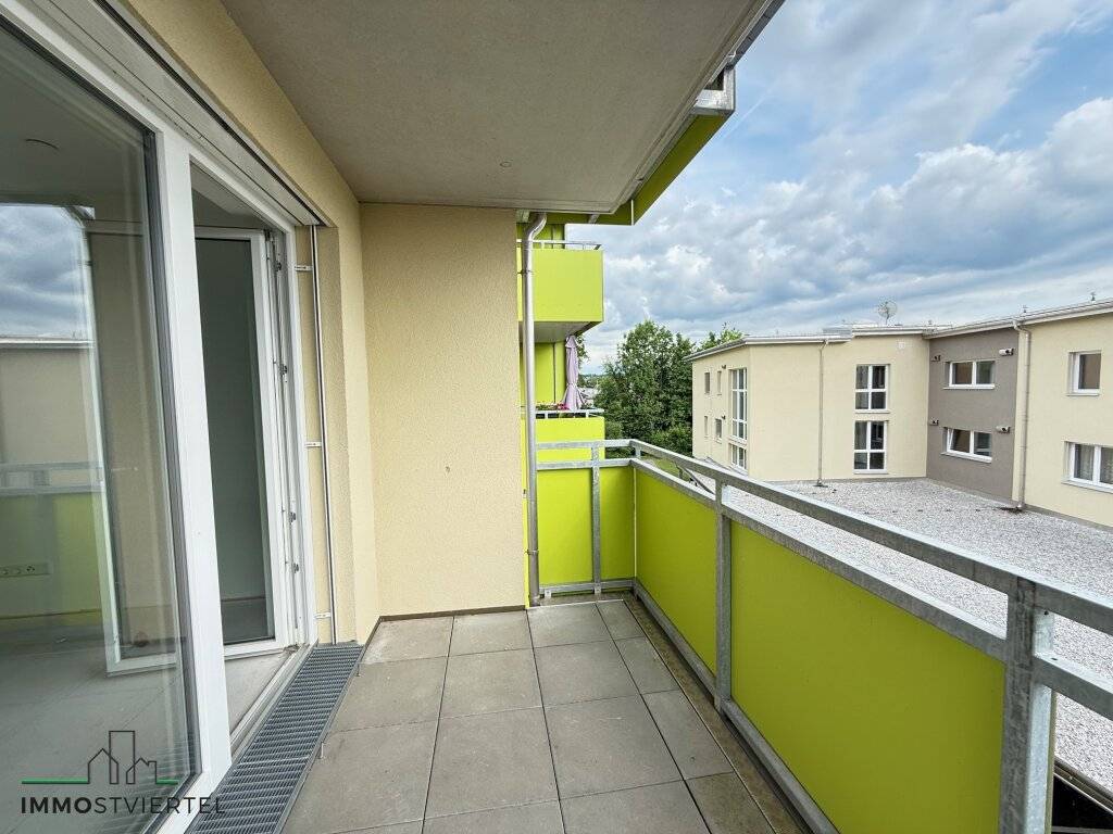 Große Wohnung mit Balkon in zentraler Lage in Ybbs! 1 Monat Mietfrei!! - Widok 2