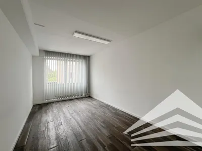 9-Zimmer-Gewerbeimmobilie mieten in Linz – 235 m², € 2.865 – Bild 4 von 9