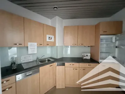 9-Zimmer-Gewerbeimmobilie mieten in Linz – 235 m², € 2.865 – Bild 3 von 9