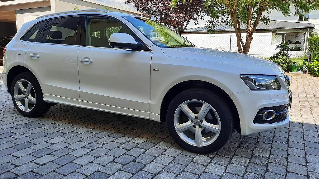 Audi Q5 Audi Q5 2,0 TDI quattro DPF S-tronic S-Line Exteri SUV / Geländewagen