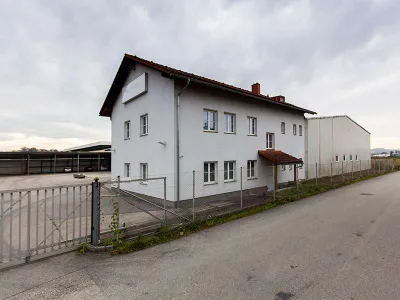 4-Zimmer-Gewerbeimmobilie mieten in Eferding – 117 m², € 1.534 – Bild 2 von 6