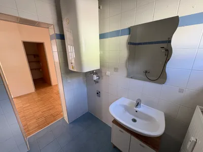 2-Zimmer-Wohnung mieten in Feldkirchen – 85 m², € 848 – Bild 5 von 9