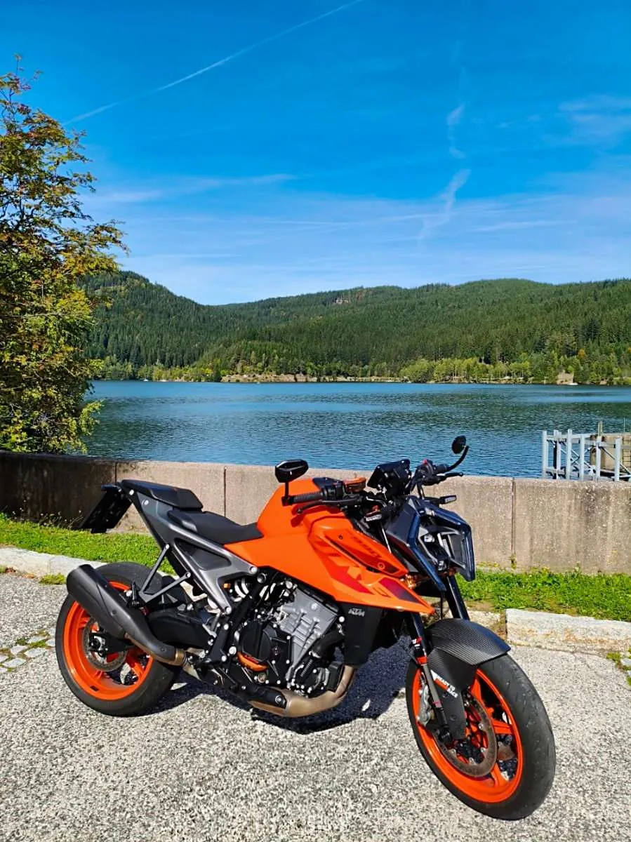 KTM 990