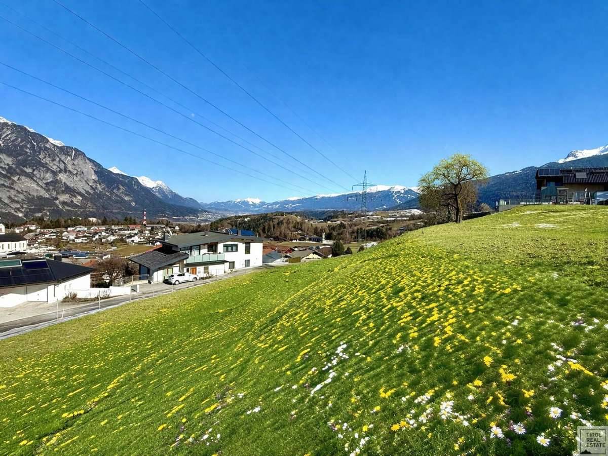 Sonnenverwöhntes Baugrundstück mit 360°-Bergkulisse - Ansicht 3
