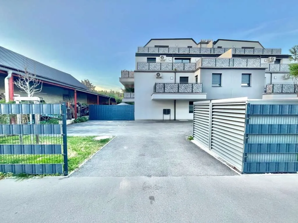 Sicherer Stellplatz in Top-Lage zur Miete - Jetzt verfügbar - View 2