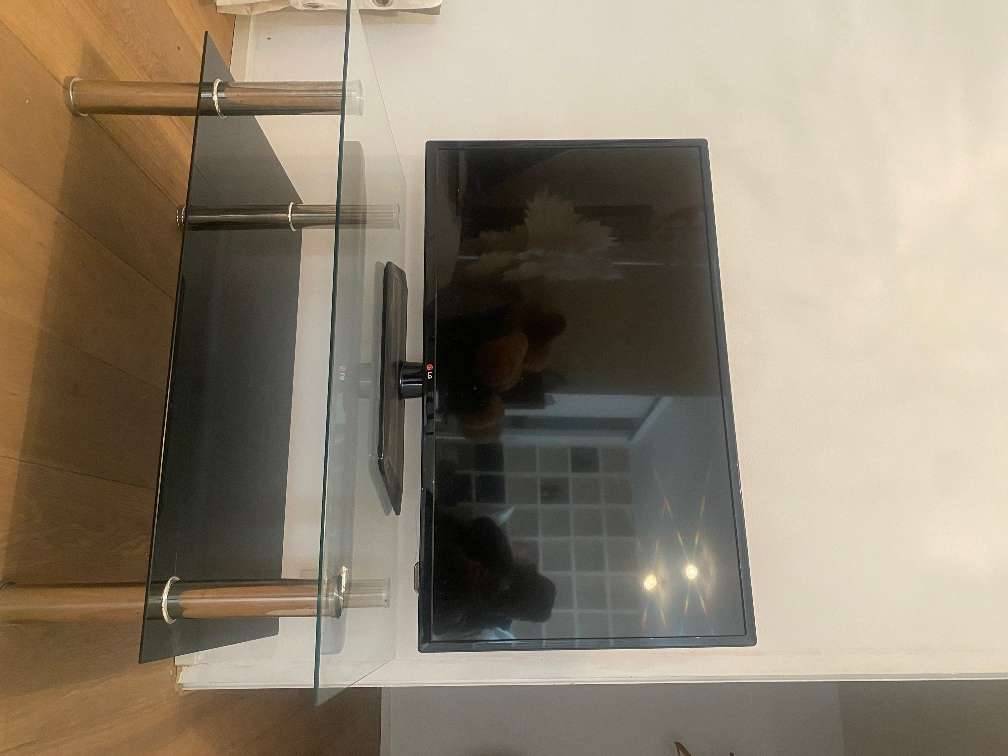 FernseherinklusiveGlastisch