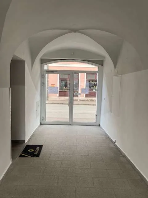 Geschäftslokal in bester Lage zu vermieten - Ansicht 2