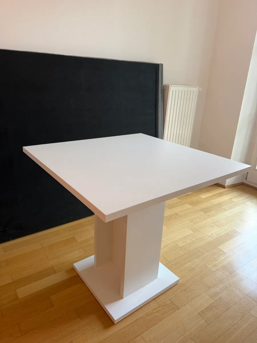 Esstisch weiß eckig 80x80, € 25,- (1070 Wien)