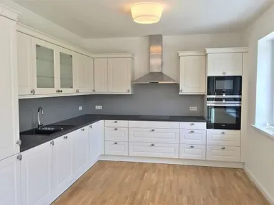 8-Zimmer-Gewerbeimmobilie mieten in Baden – 220 m², € 2.750 – Bild 11 von 47