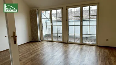 Tolle 3-Zimmer DG-Wohnung mit Balkon - teilweise hohe Räume im Altbau mit 1xSchlafzimmer in den Innenhof - WG geeignet