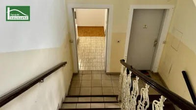 Tolle 3-Zimmer DG-Wohnung mit Balkon - teilweise hohe Räume im Altbau mit 1xSchlafzimmer in den Innenhof - WG geeignet – Bild 3