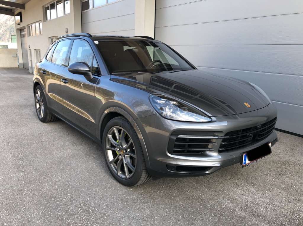 Porsche Cayenne III E-Hybrid SUV / Geländewagen