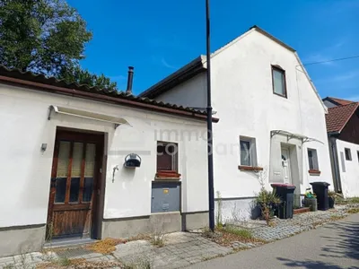 2-Zimmer-Haus kaufen in Hollabrunn – 80 m², € 75.000 – Bild 1 von 9