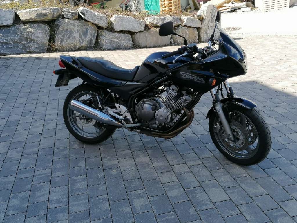 Yamaha XJ Diverson Tourer