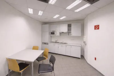 9-Zimmer-Gewerbeimmobilie mieten in Wien – 292 m², € 6.850 – Bild 9 von 13