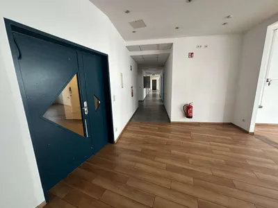 Gewerbeimmobilie mieten in Wien – 377 m², € 11 – Bild 3 von 12