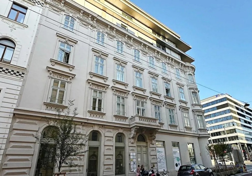 ARGENTINIERSTRASSE, klimatisiertes 82 m² Dachgeschoß, 2 Zimmer, Wohnküche, Wannenbad, Parketten, Hauptbahnhof-Nähe – pohled 2