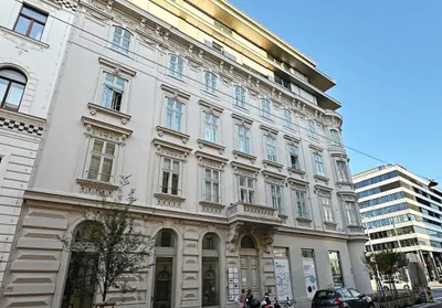 ARGENTINIERSTRASSE, klimatisiertes 82 m2 Dachgeschoß, 2 Zimmer, Wohnküche, Wannenbad, Parketten, Hauptbahnhof-Nähe – Bild 2