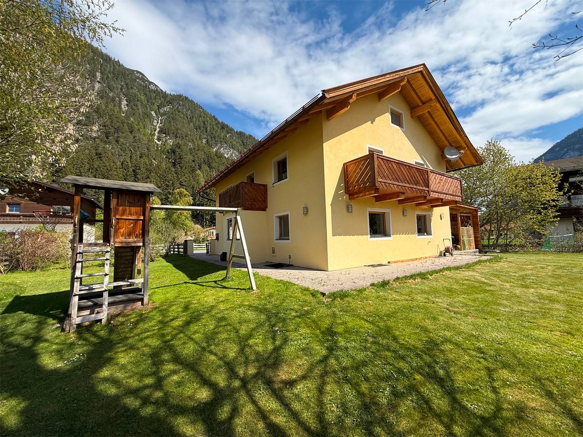 Charmantes Einfamilienhaus auf großzügigem Grundstück mit Entwicklungspotenzial - Ansicht 3