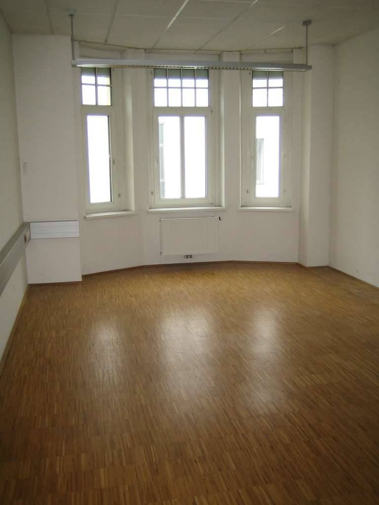 87 m² Büro/ Praxis/ Ordinationsfläche in Wels-Innenstadt, Tiefgaragenplätze, Klimaanlage, Lift, Flächen auch teilbar, Provisions- und ablösefrei, Wels