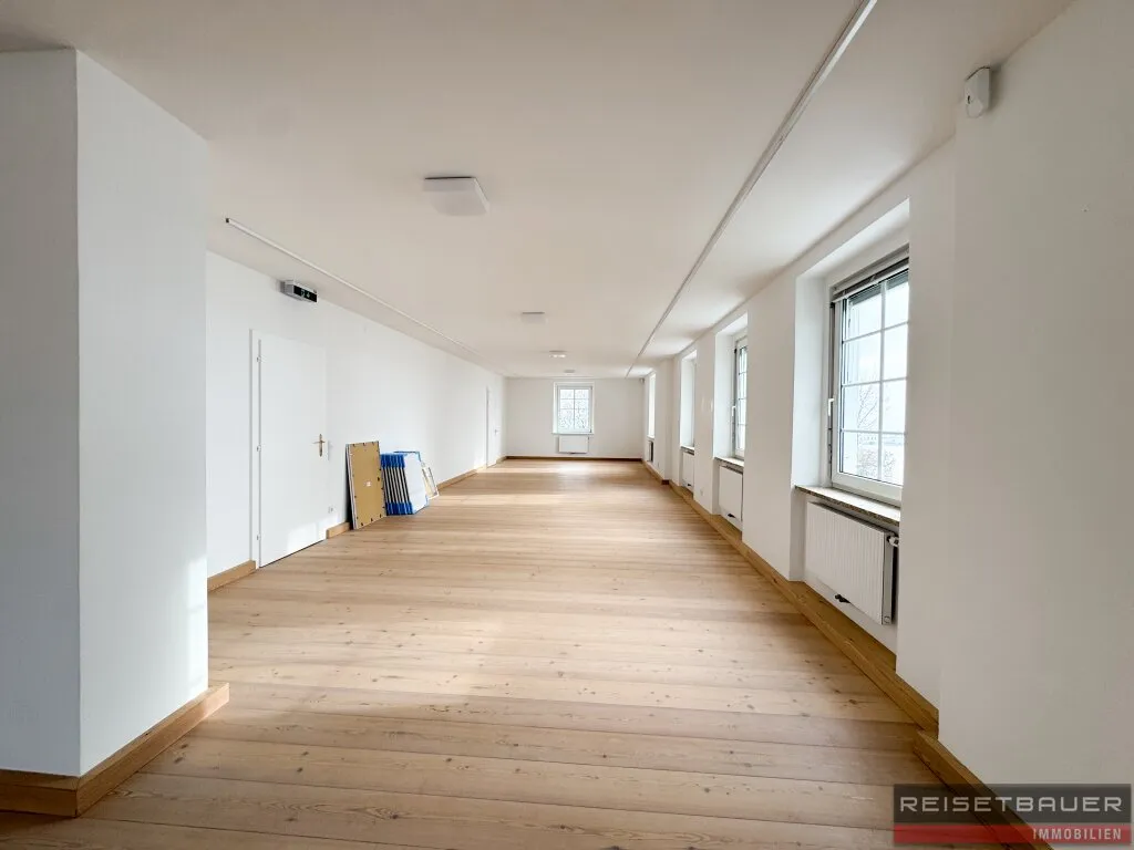 Modernes Büro im Ortszentrum von Kirchberg-Thening - Ansicht 2