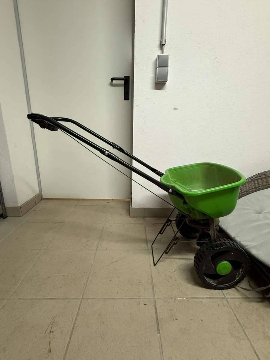 Streuwagen, Salz, Splitt, Dnger,  40,- (8940 Liezen) - willhaben