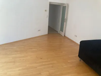 Helle 2-Zimmer-Wohnung mit Loggia | 75 m² | ideal für Paar oder WG | 20. Bezirk Augartennähe – Bild 2