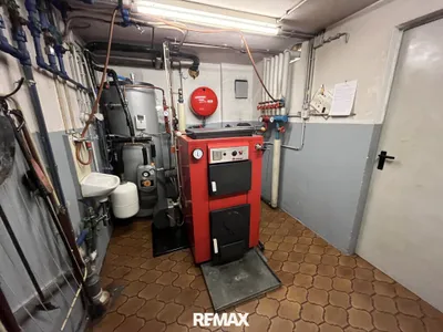 6-Zimmer-Haus kaufen in Neunkirchen – 254 m², € 439.000 – Bild 31 von 37