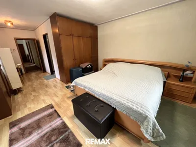 6-Zimmer-Haus kaufen in Neunkirchen – 254 m², € 439.000 – Bild 7 von 37