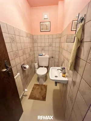 6-Zimmer-Haus kaufen in Neunkirchen – 254 m², € 439.000 – Bild 20 von 37