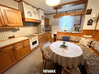 6-Zimmer-Haus kaufen in Neunkirchen – 254 m², € 439.000 – Bild 3 von 37